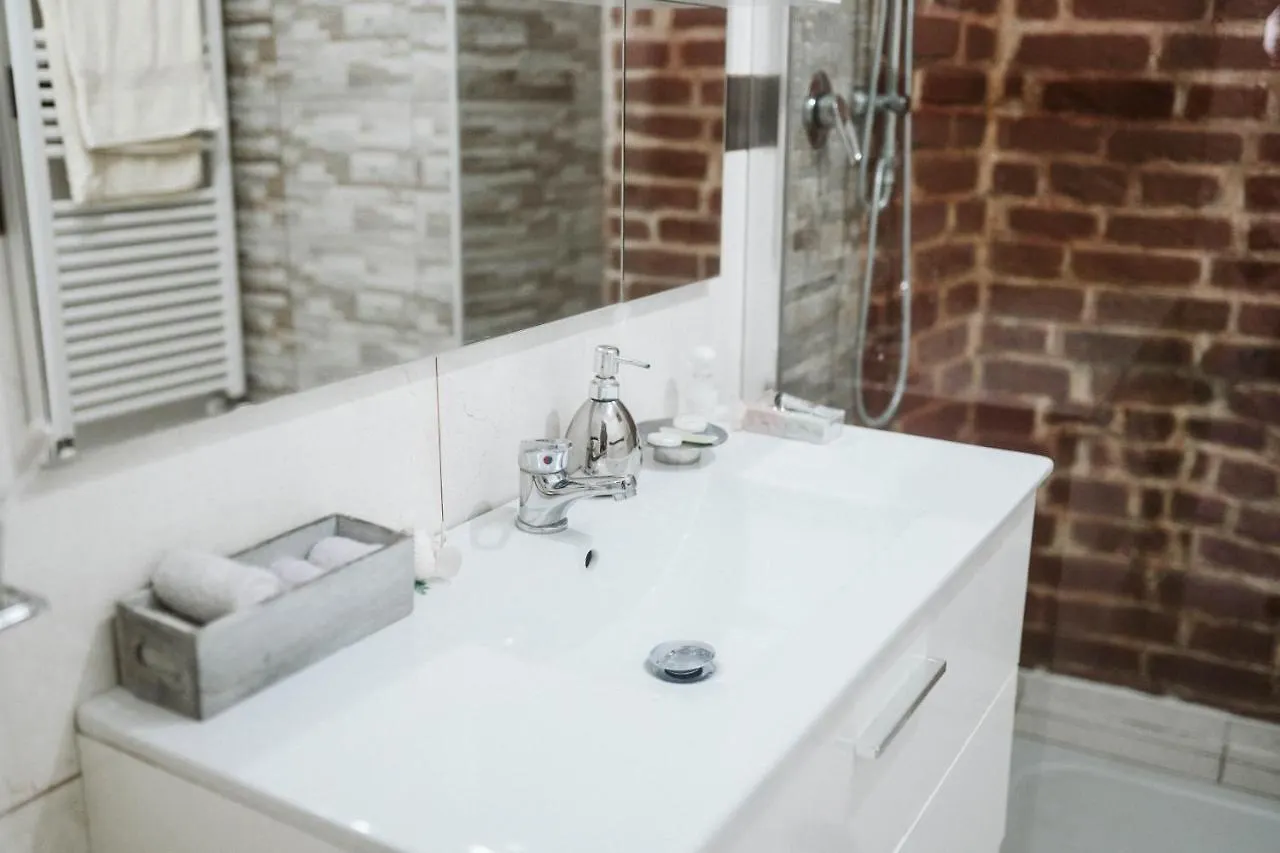 Luxury Loft - Milano Centrale 0*,  Italia